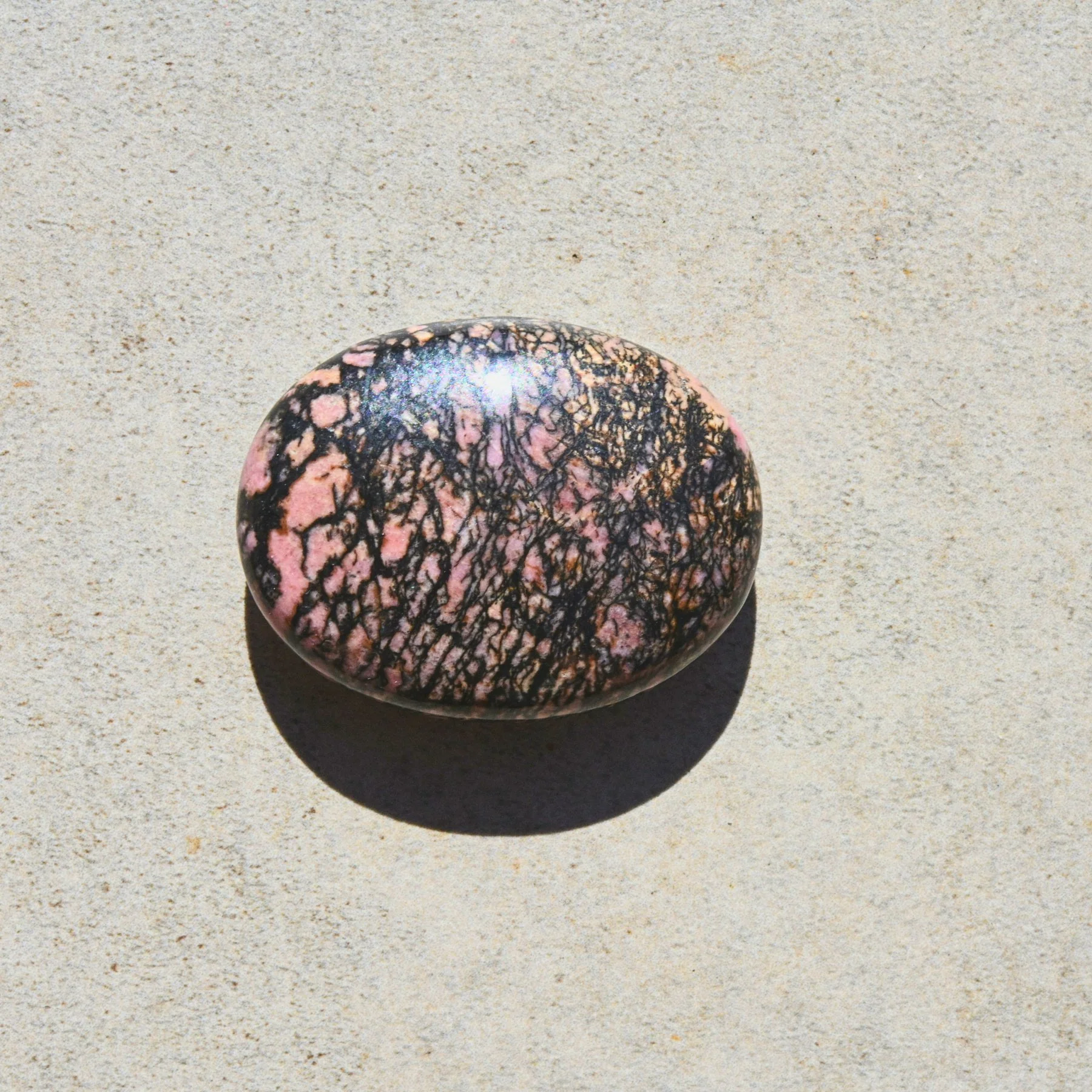 Rhodonite Palm Stone - Image 5