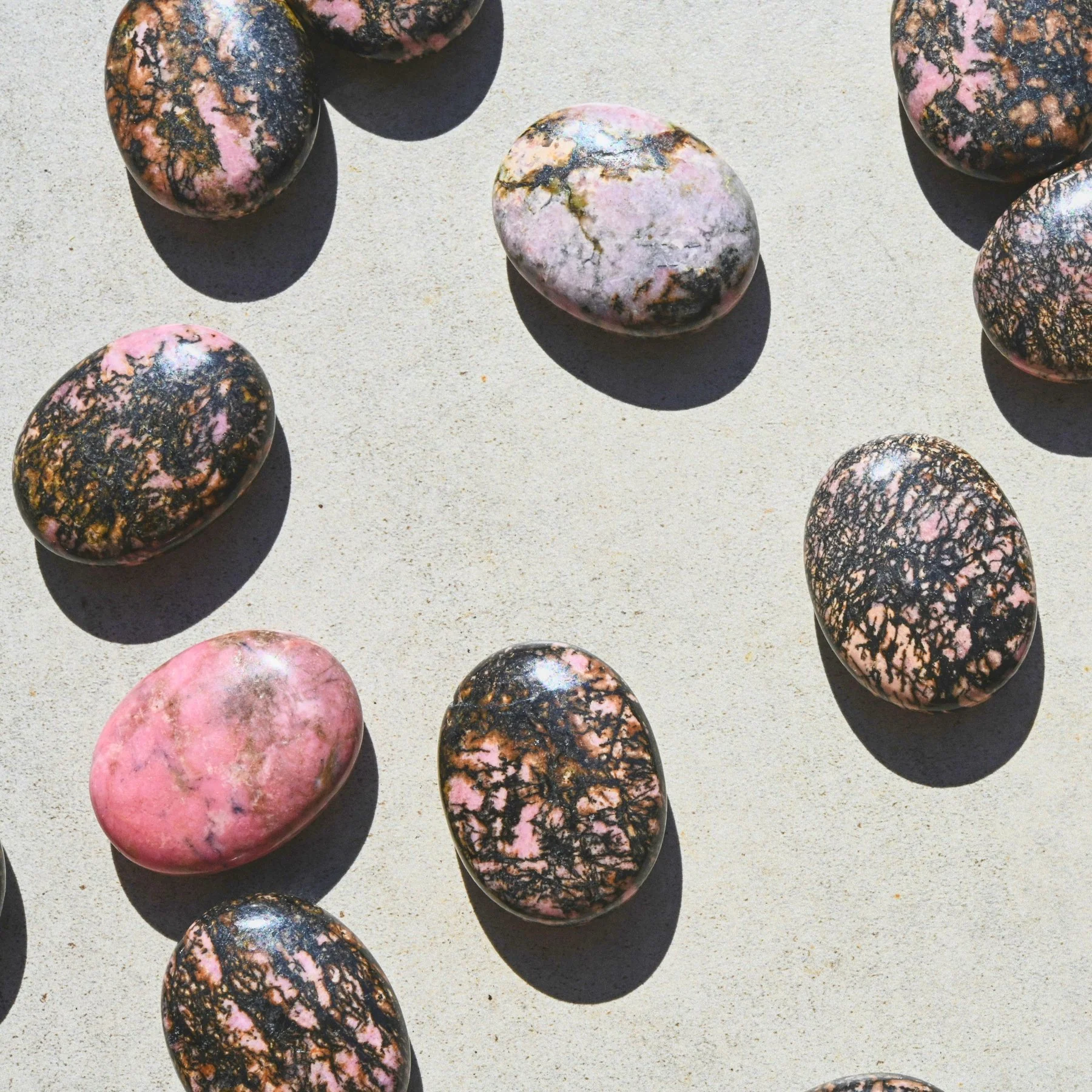 Rhodonite Palm Stone - Image 7